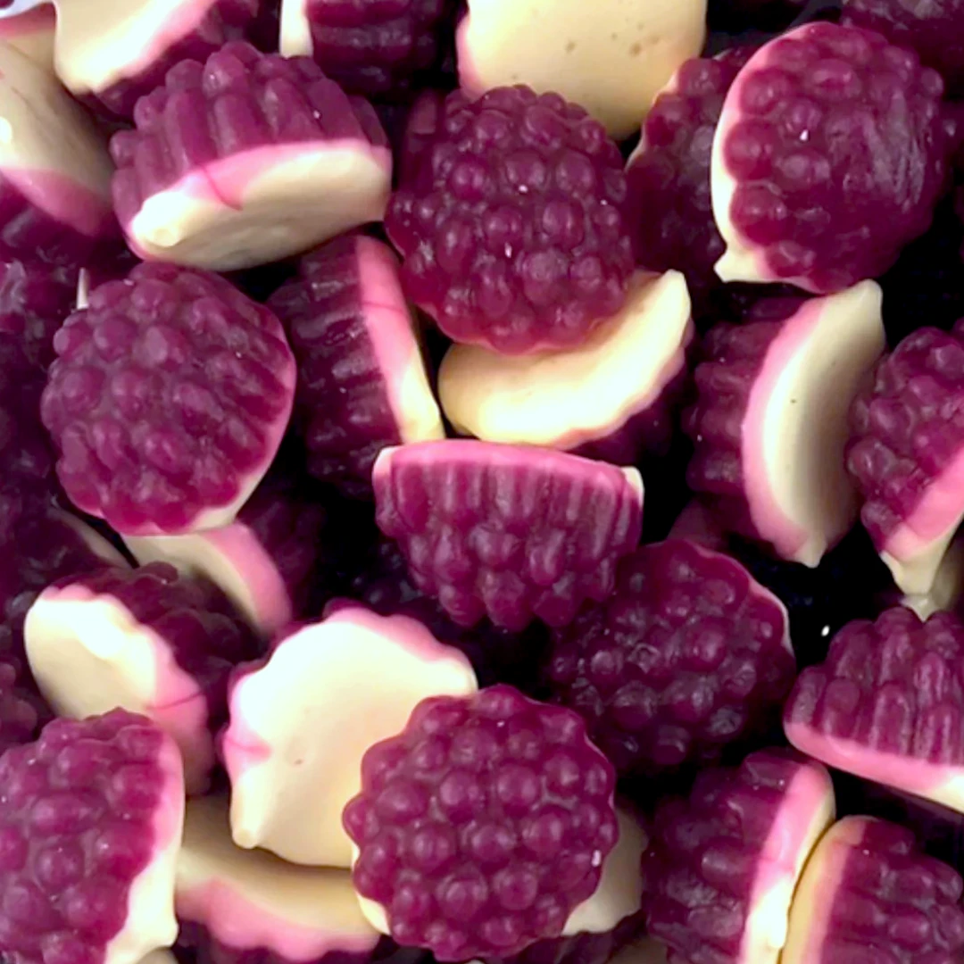 Boysenberries & Cream (New Zealand) 3 Boysenberries & Cream (New Zealand)